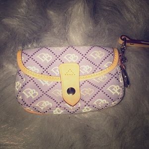 *AUTHENTIC*Dooney & Bourke wristlet, never used!